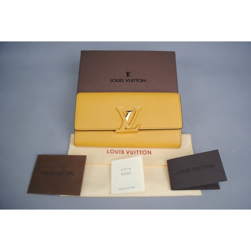 LOUIS VUITTON CAPUCINE HAKIKI DERI CÜZDAN