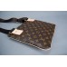 LOUİS VUİTTON VALMY POCHETTE VEJİTAL DERİ