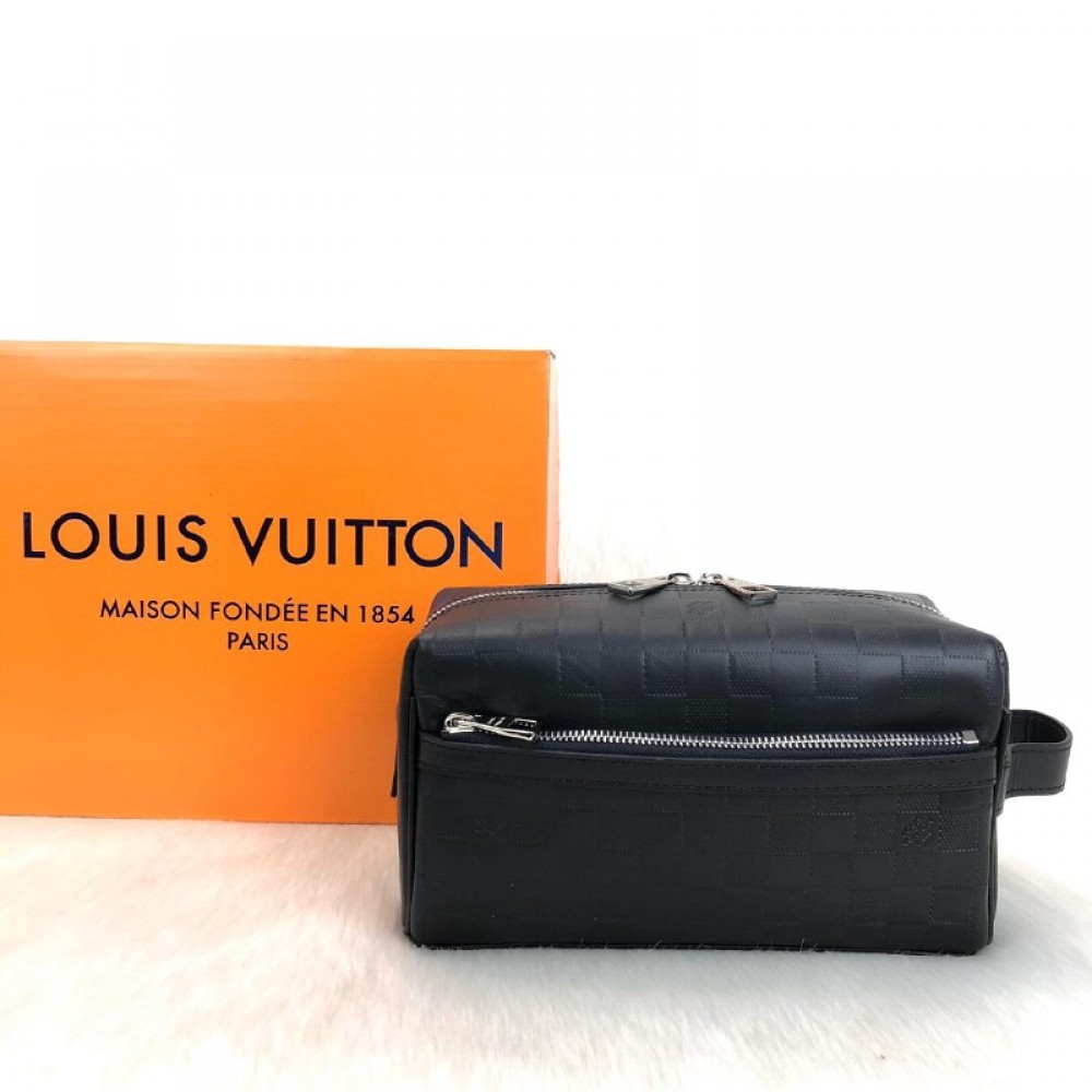 Louis Vuitton'dan seyahat için koruyucu parfüm kutuları