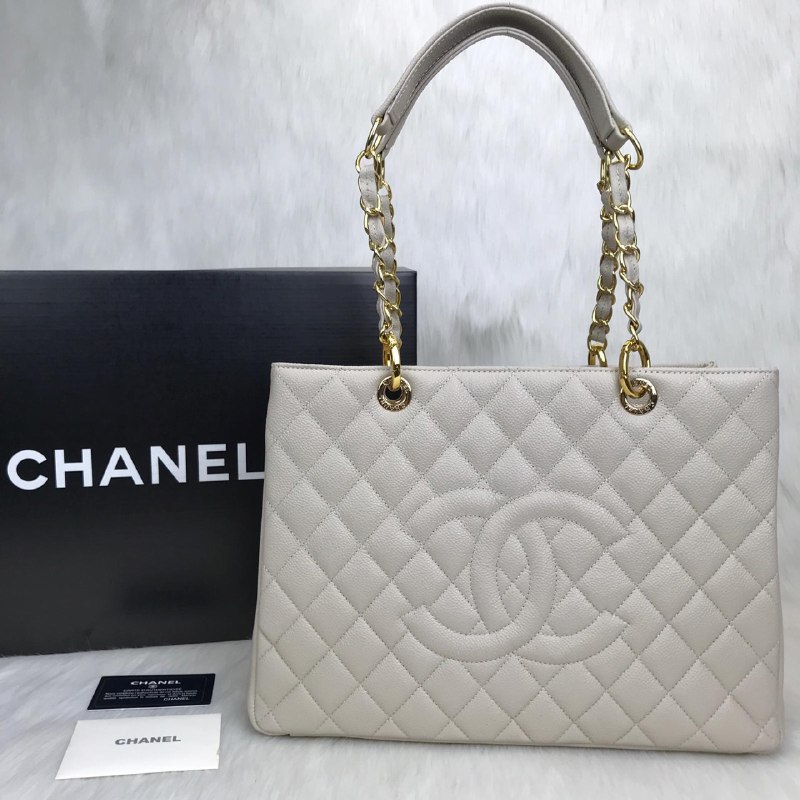 Chanel shopping